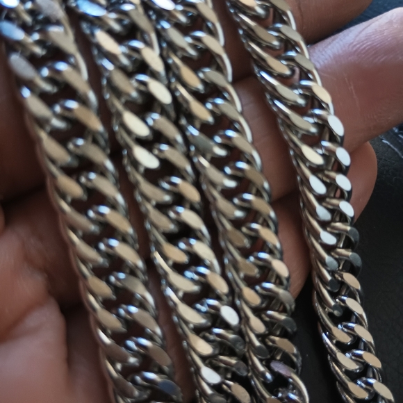 Hot 2 Big Beautiful Cuban Link Men 10mm Silver Bracelets - Picture 4 of 6